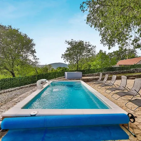 Countryside Idyllic With Pool بيت للعطل